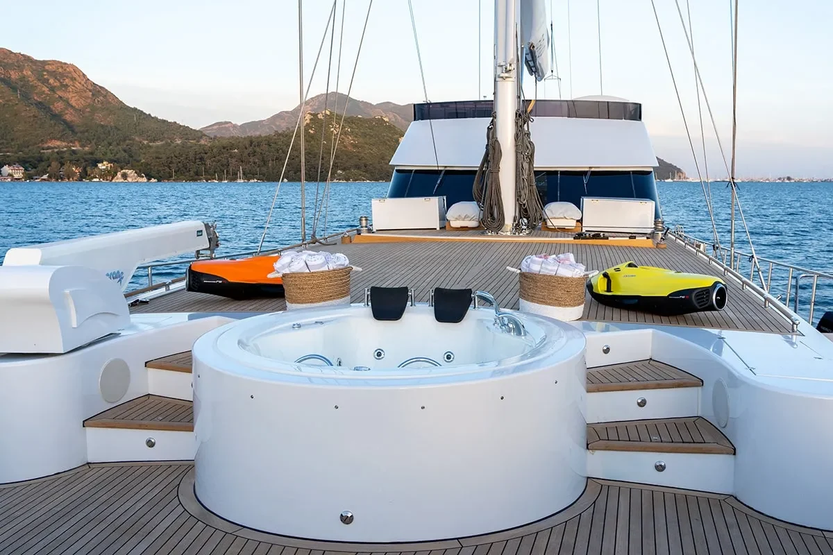 good life bow deck.jpg