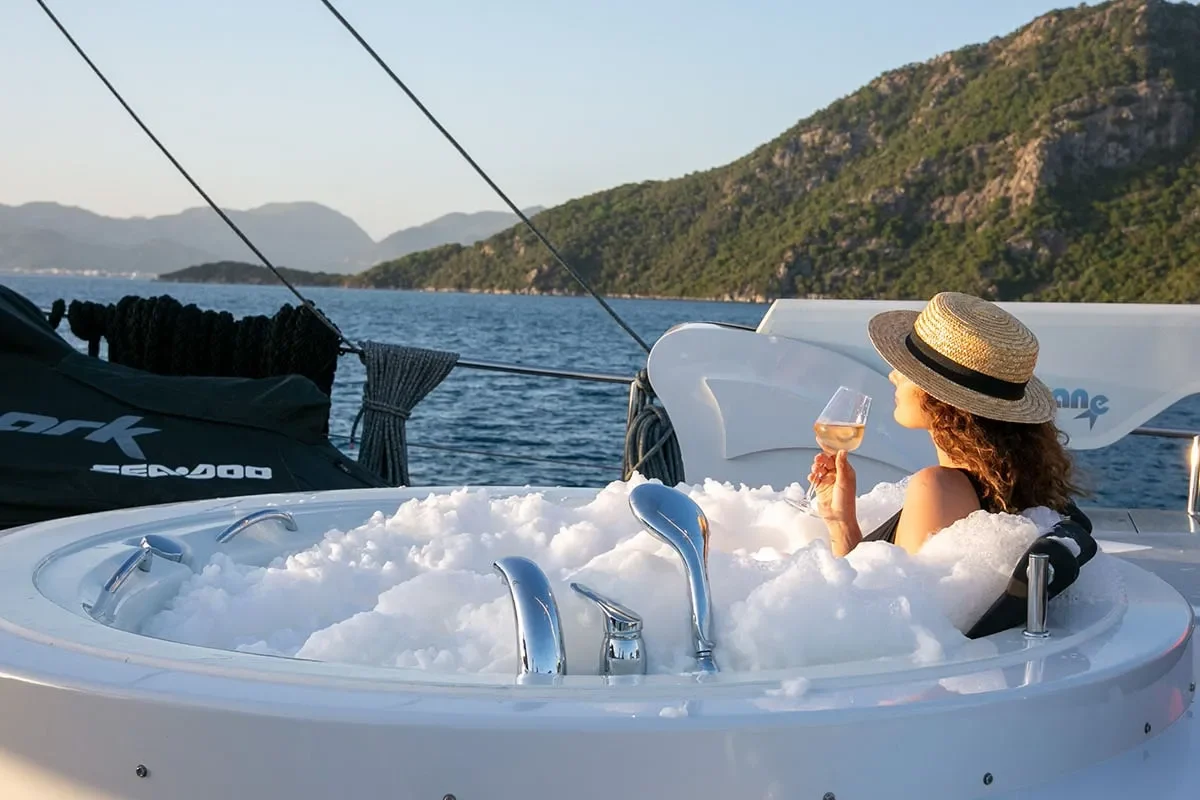 good life jacuzzi.jpg (1)