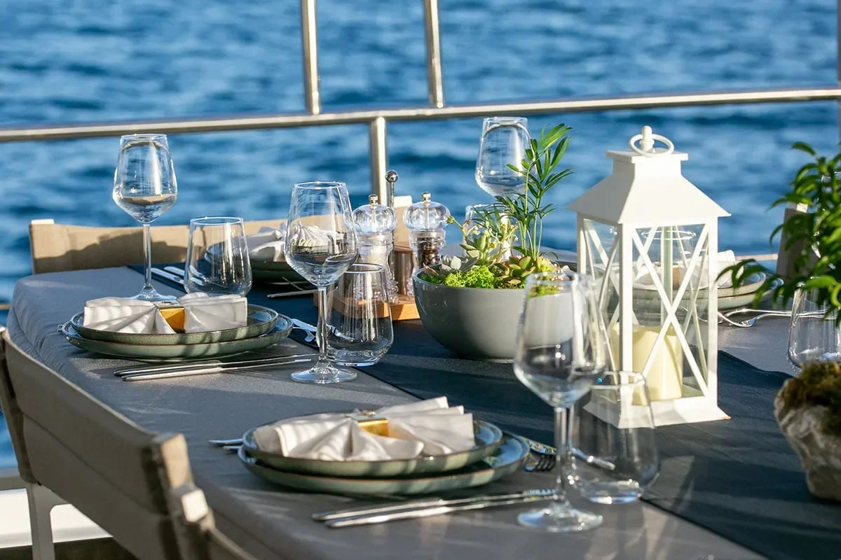 good life table decoration 2.jpg (1)