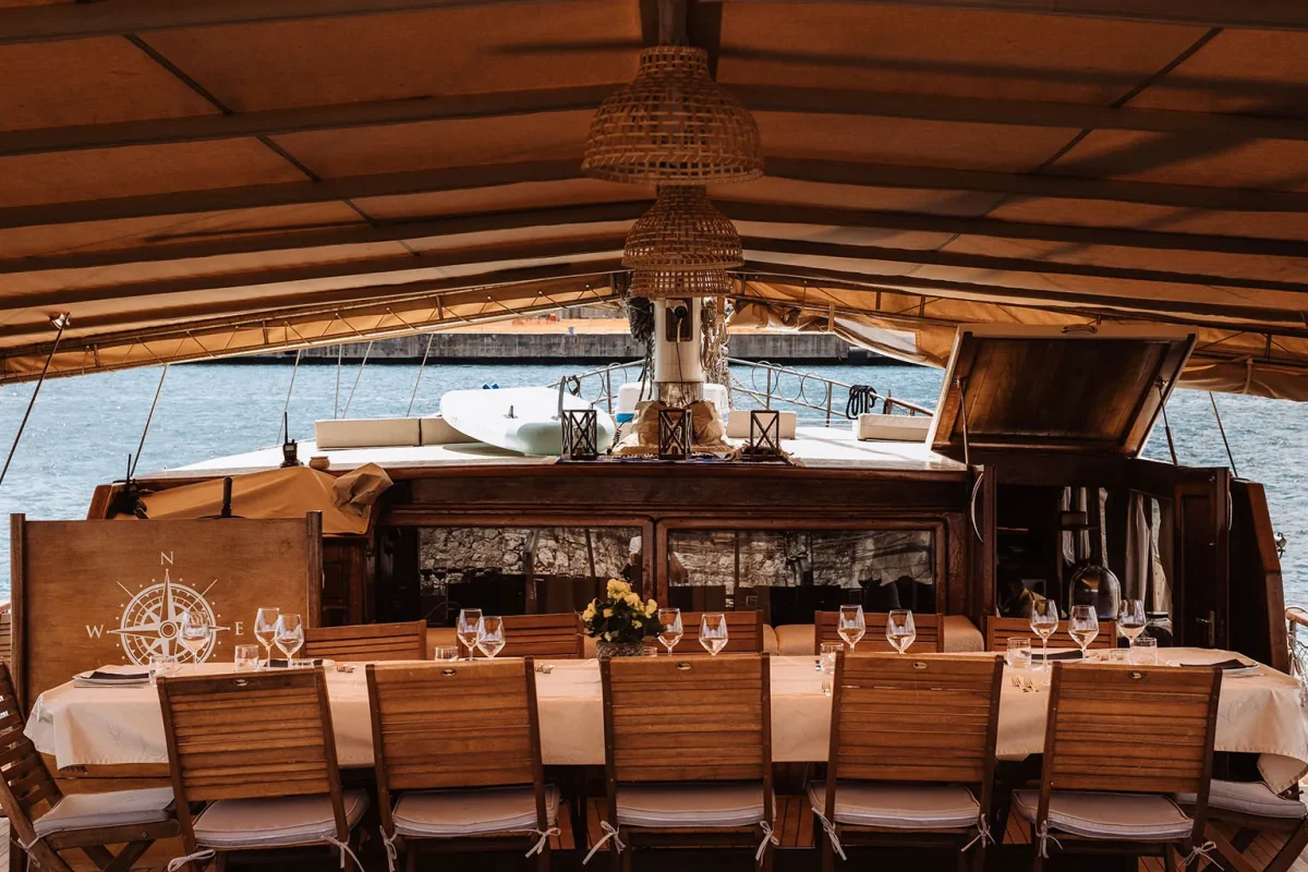 hande capo galera aft deck 2.jpg