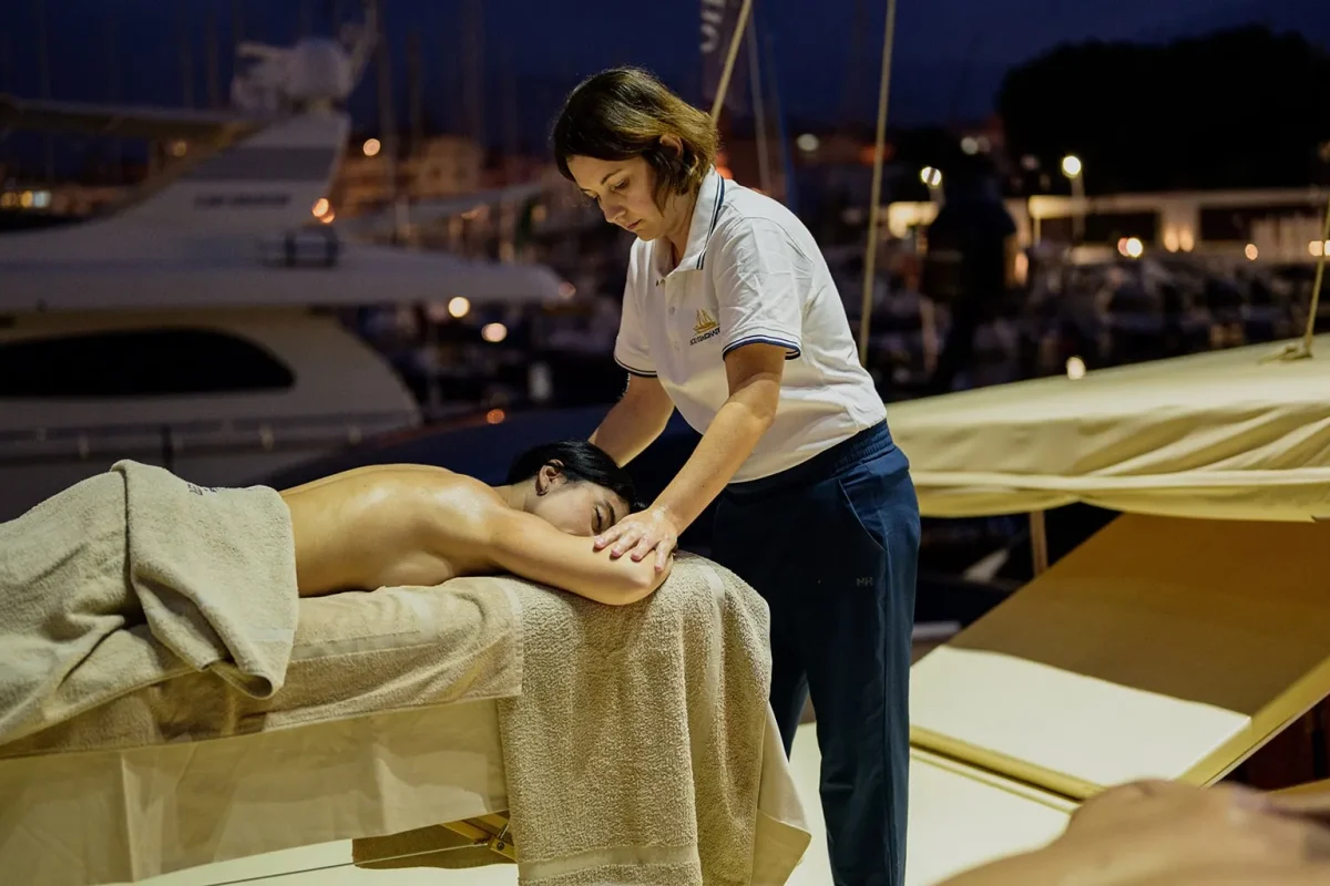 hande capo galera massage.jpg