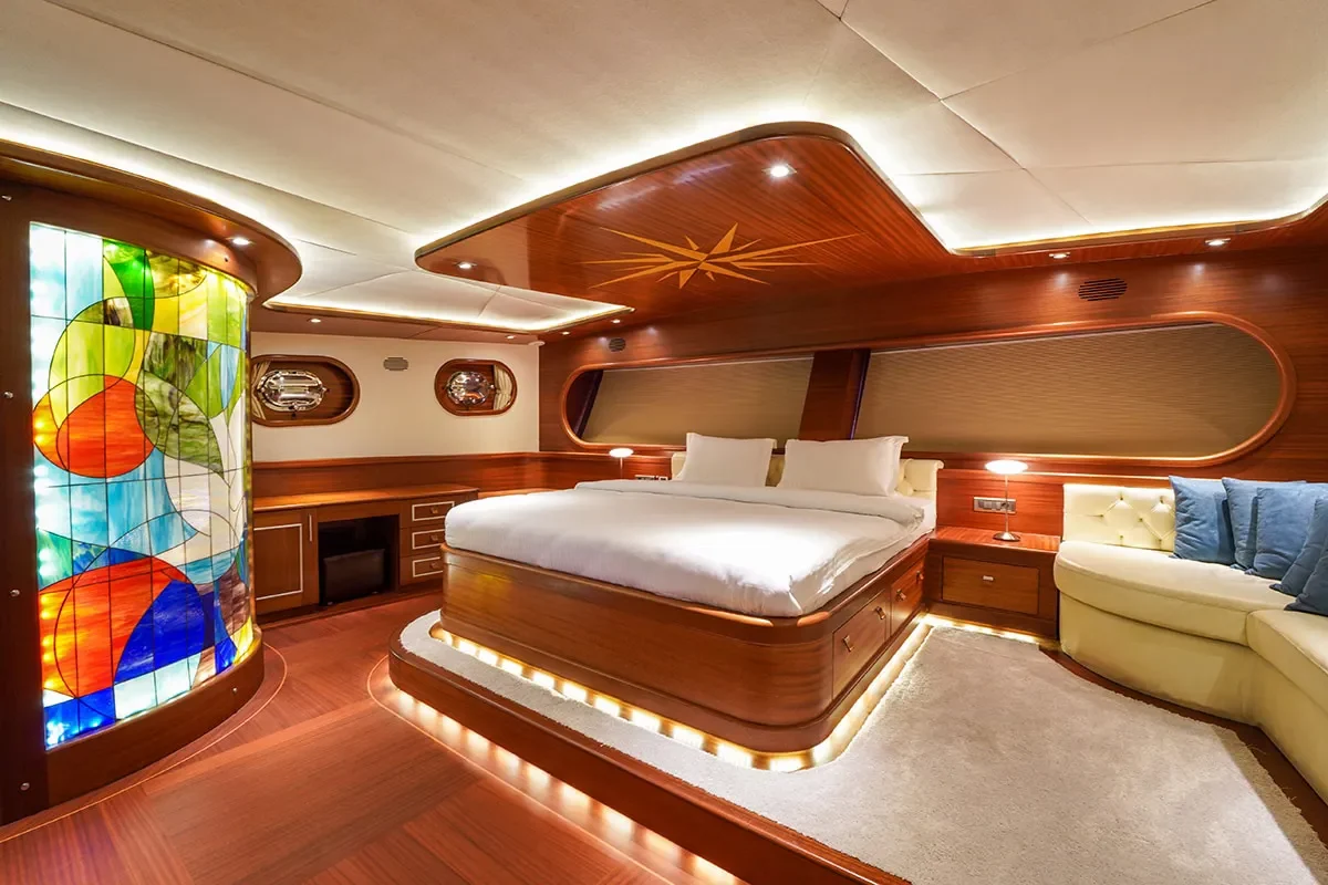 la bella vita master cabin 7.jpg