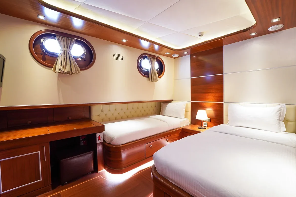 la bella vita twin cabin 4.jpg