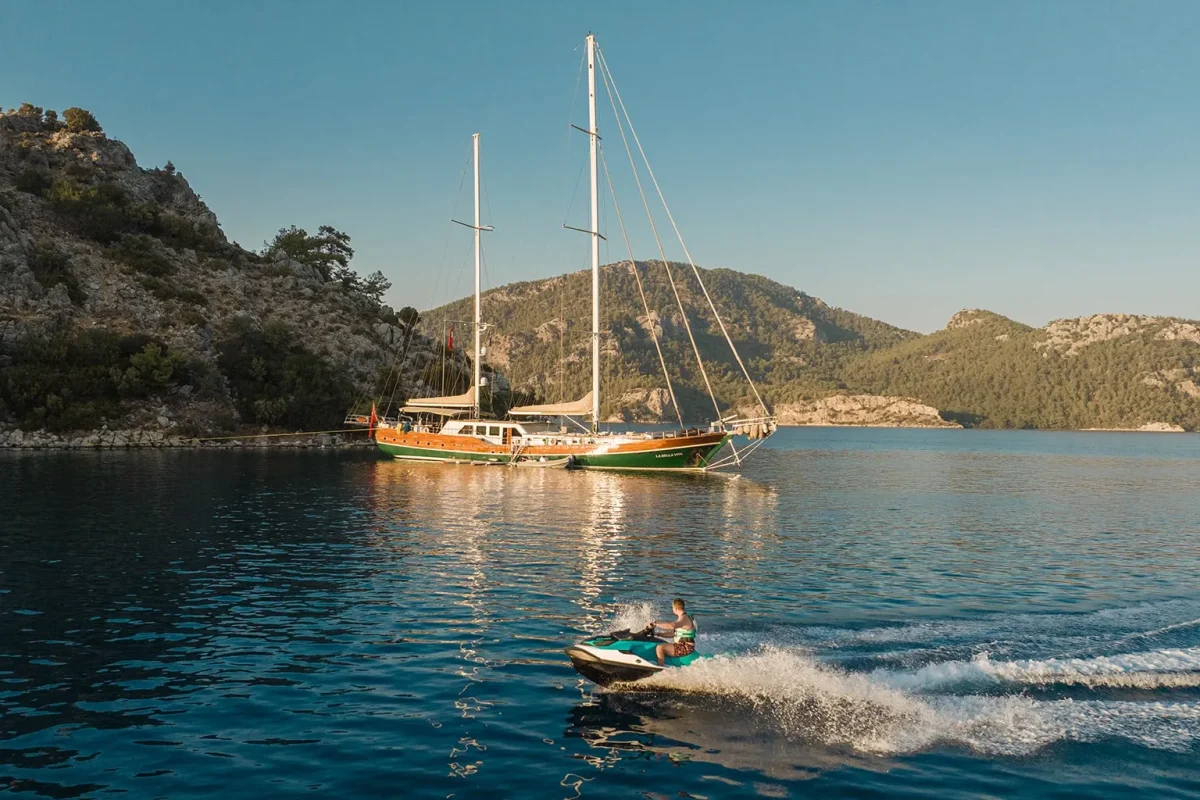 la bella vita watersports 0.jpg