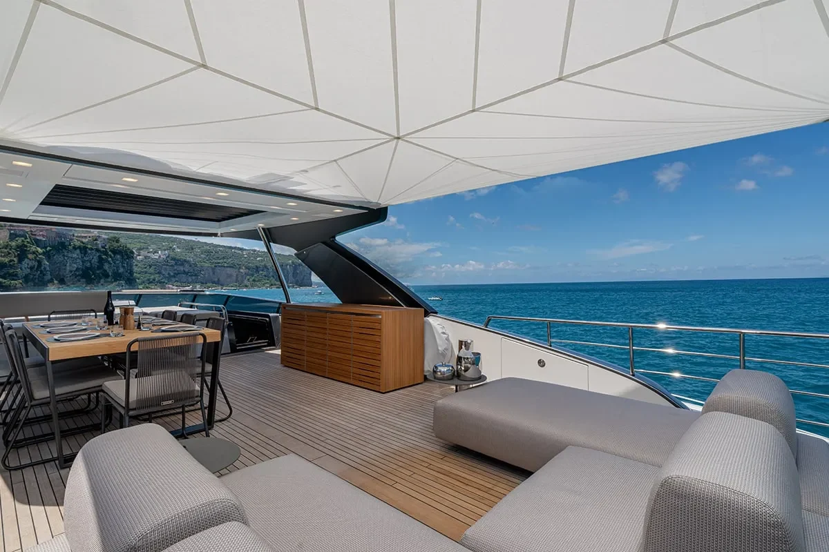 lucky flybridge.jpg (1)