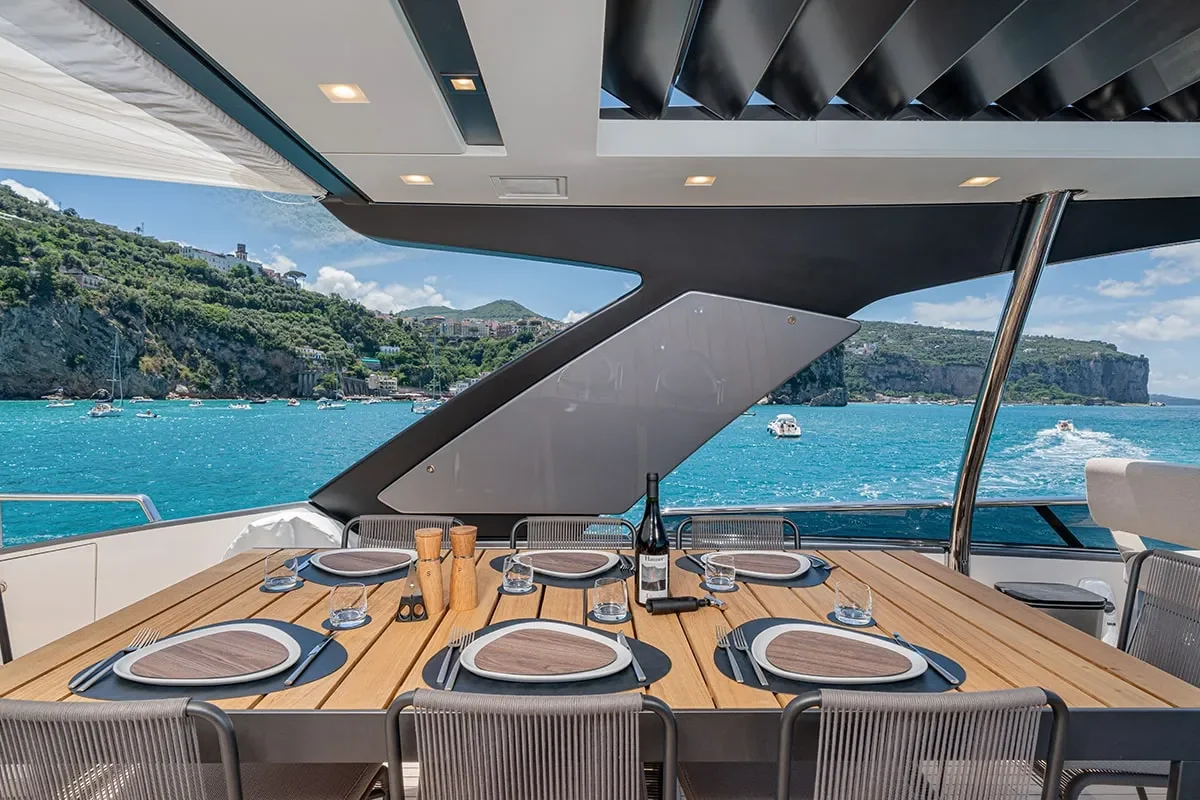 lucky table decoration.jpg (1)