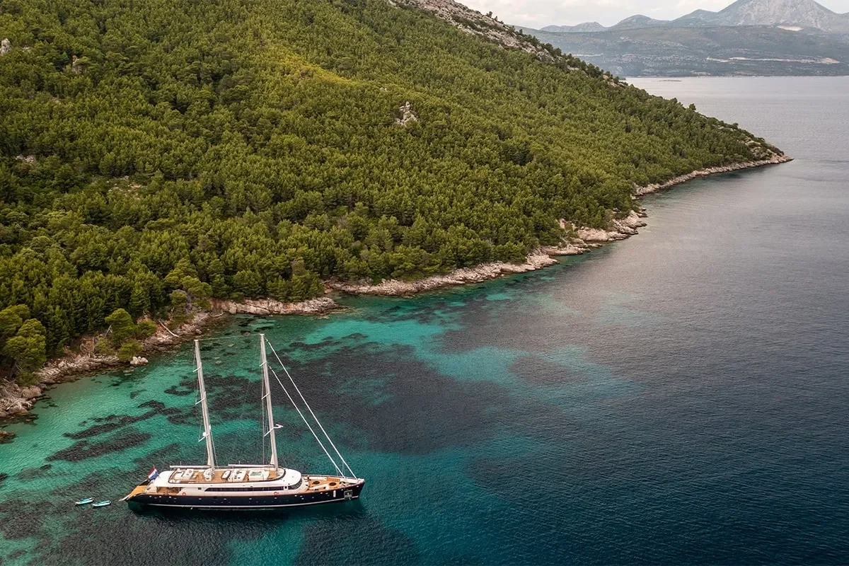 nocturno anchored.jpg (1)