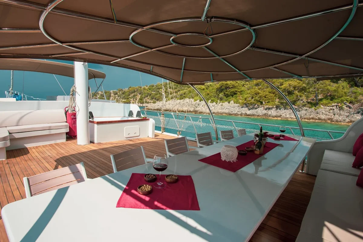 queen of rtt deck 2.jpg