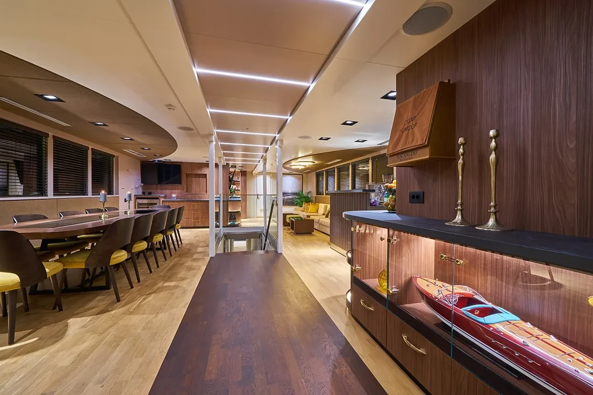 rara avis saloon.jpg (1)