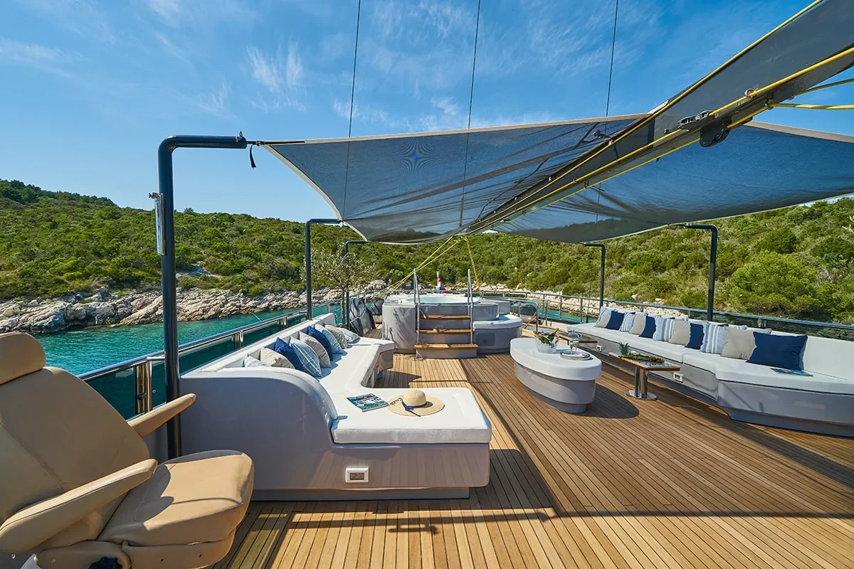 rara avis sun deck 5.jpg