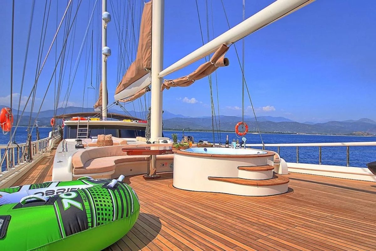 tekne kiralama queen of salmakis 11