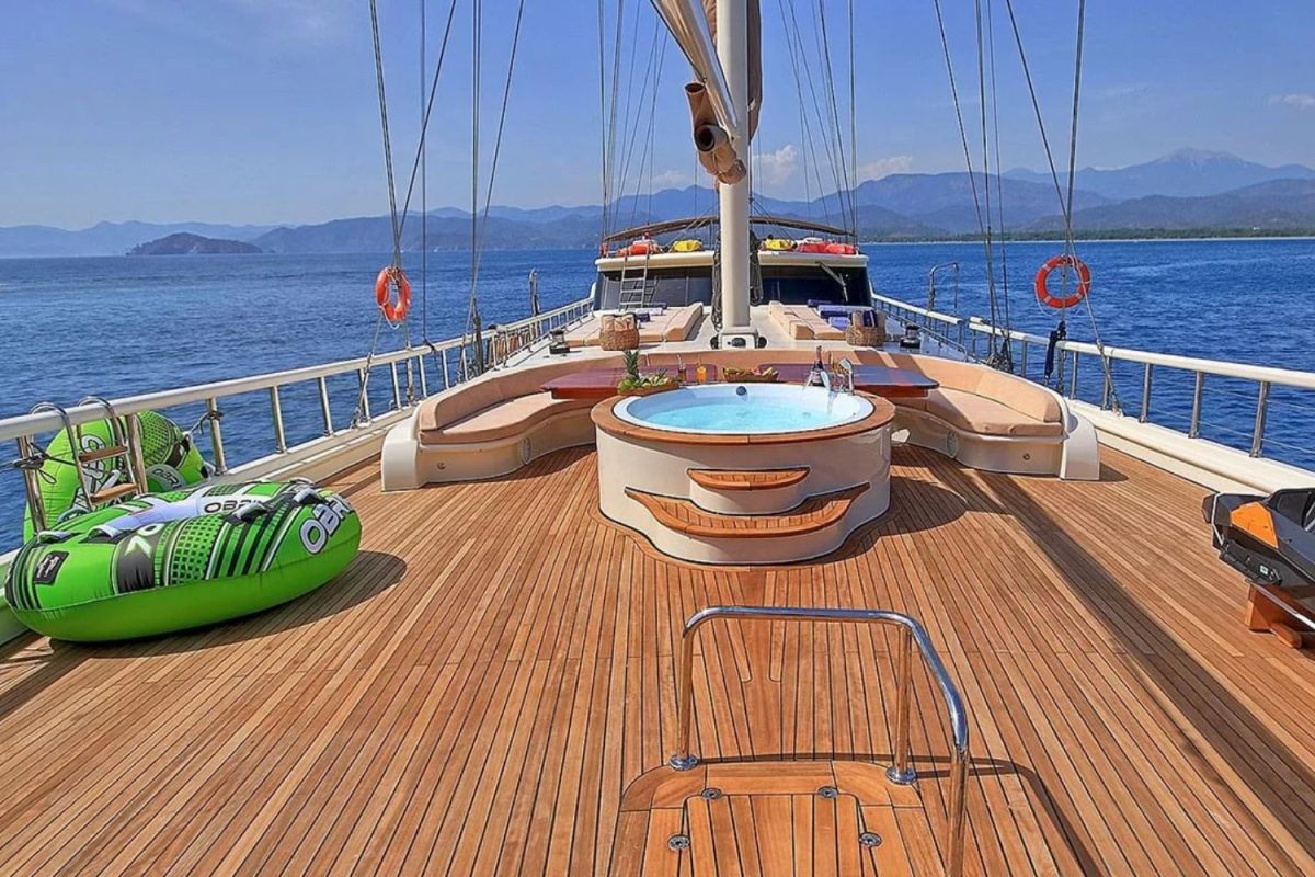 tekne kiralama queen of salmakis 12