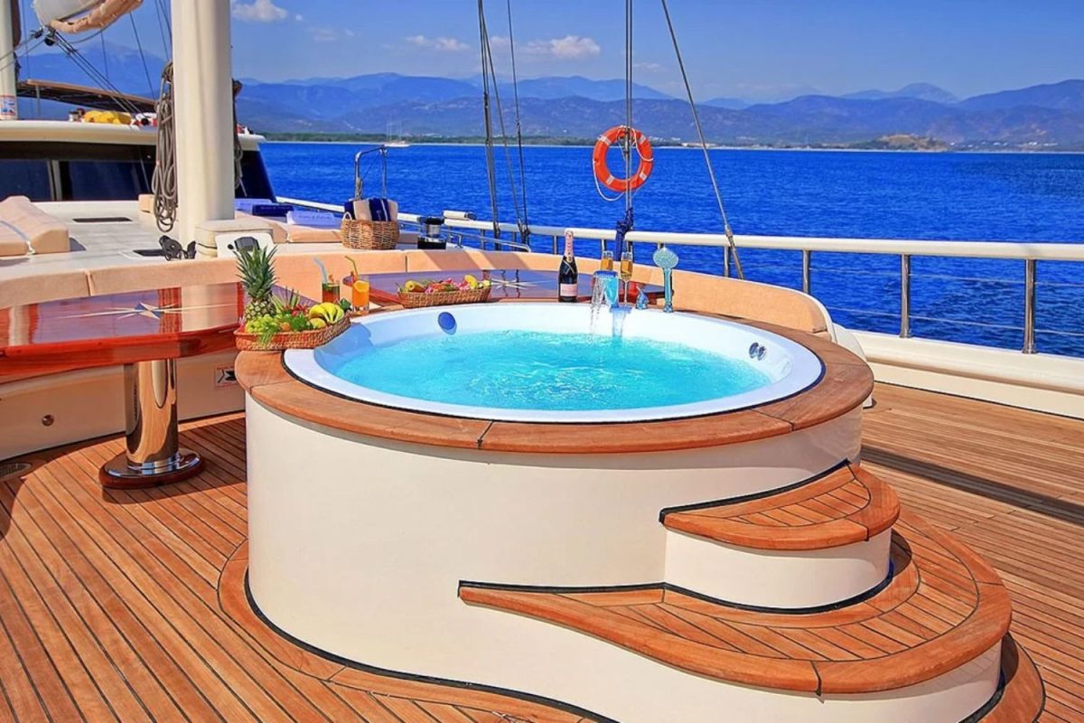 tekne kiralama queen of salmakis 13