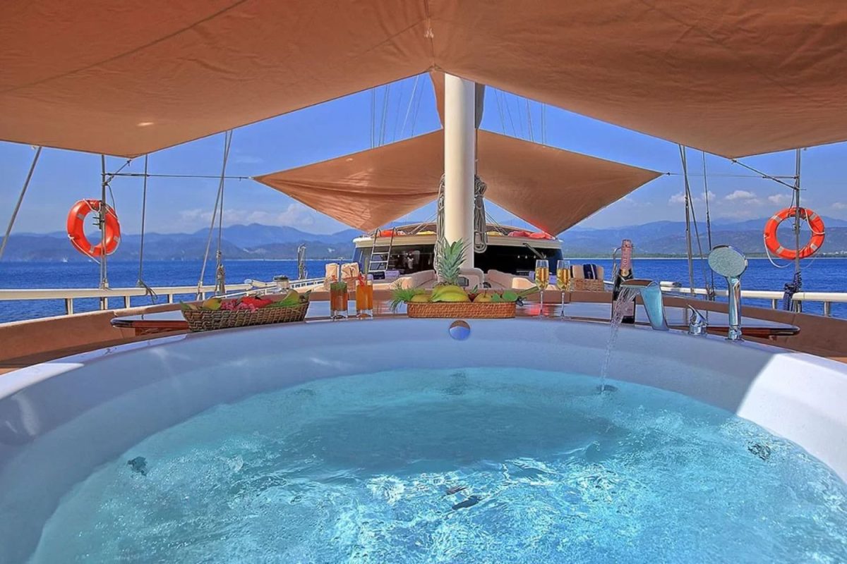 tekne kiralama queen of salmakis 14