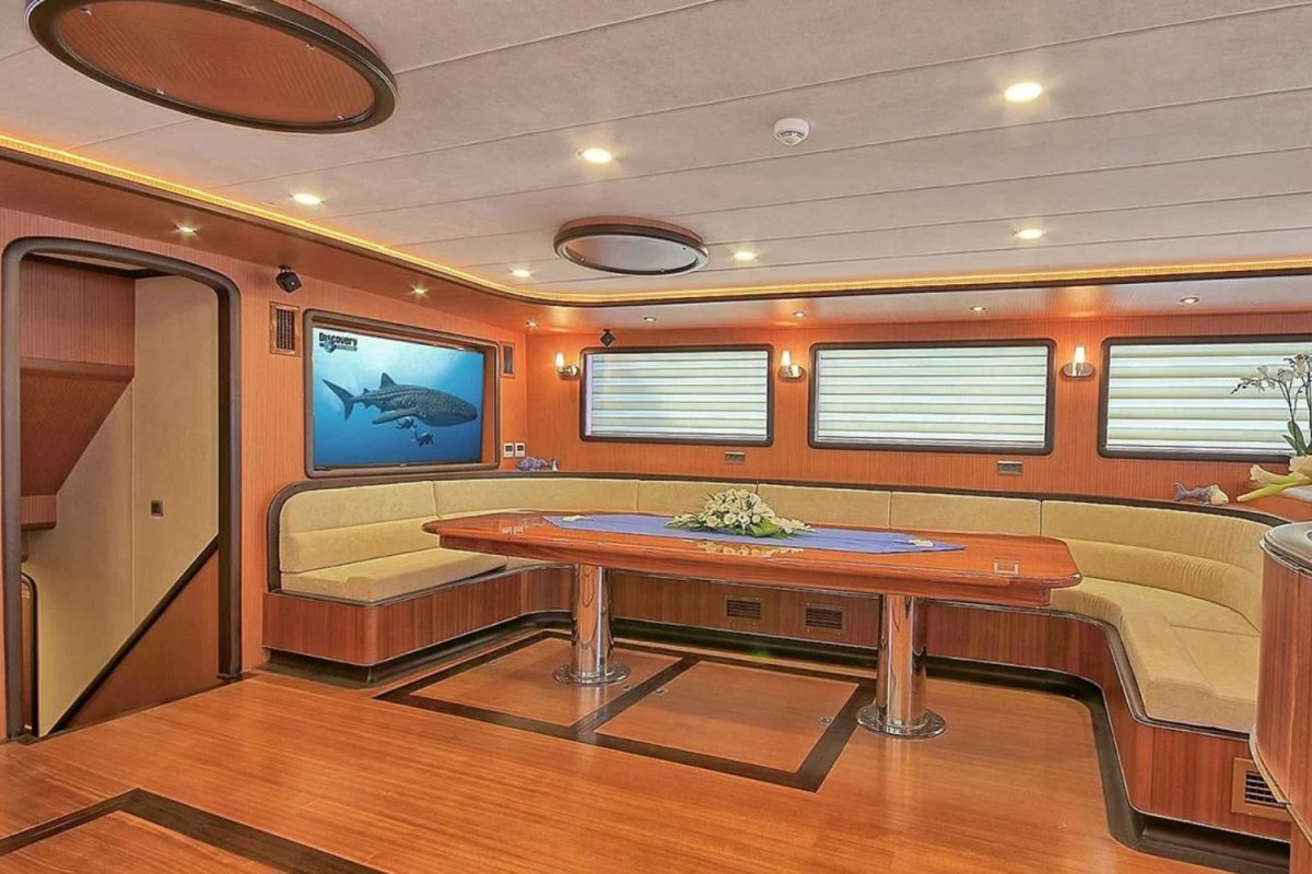 tekne kiralama queen of salmakis 18