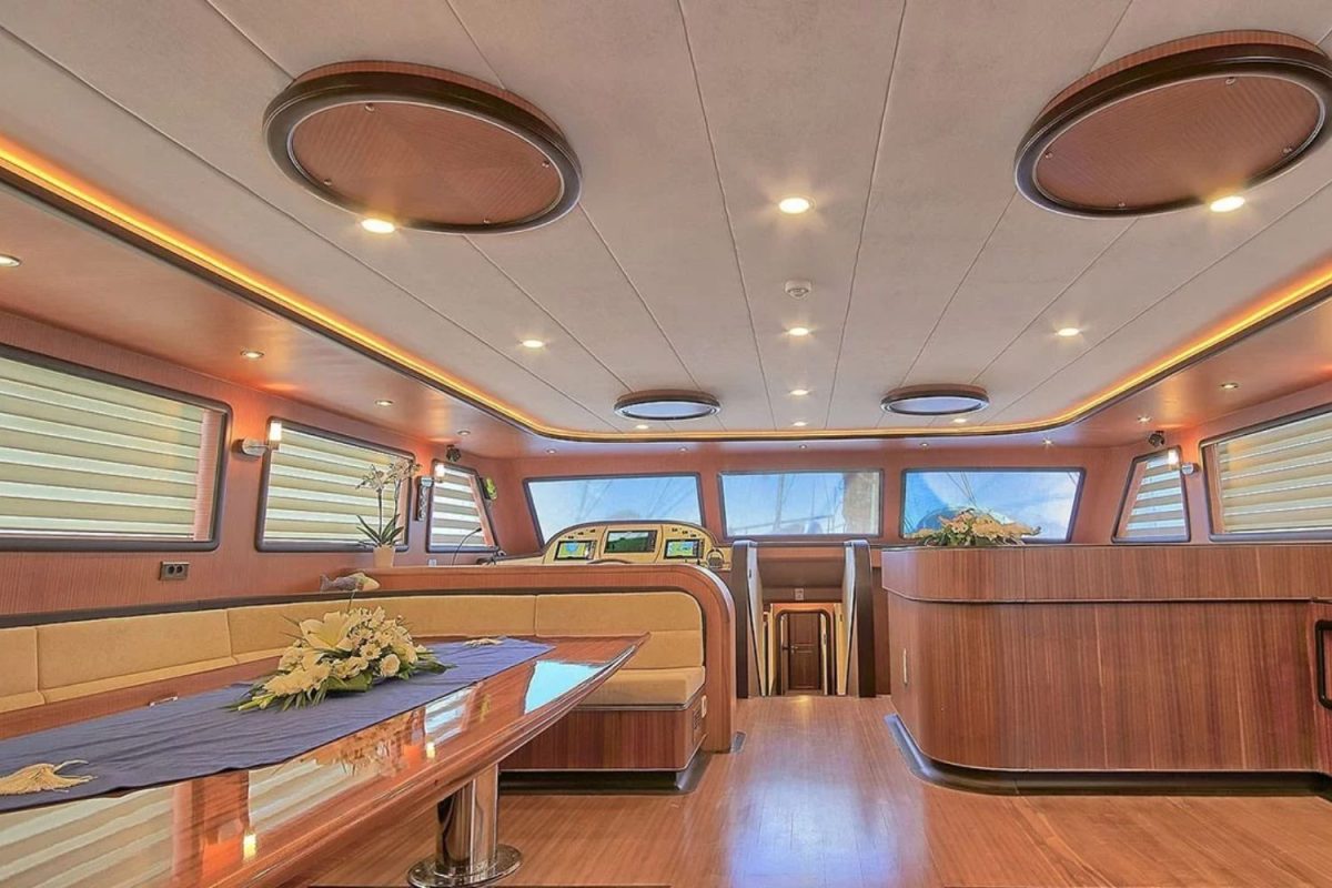 tekne kiralama queen of salmakis 19