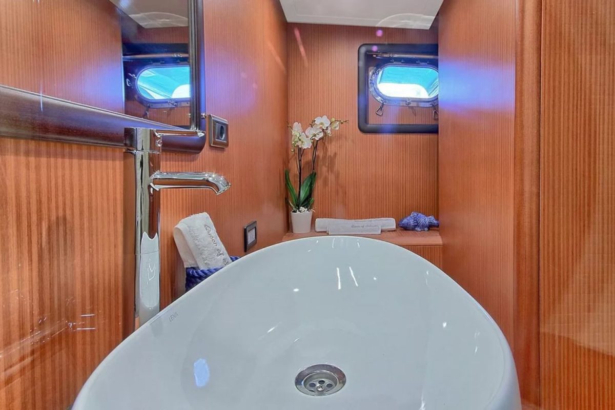 tekne kiralama queen of salmakis 38