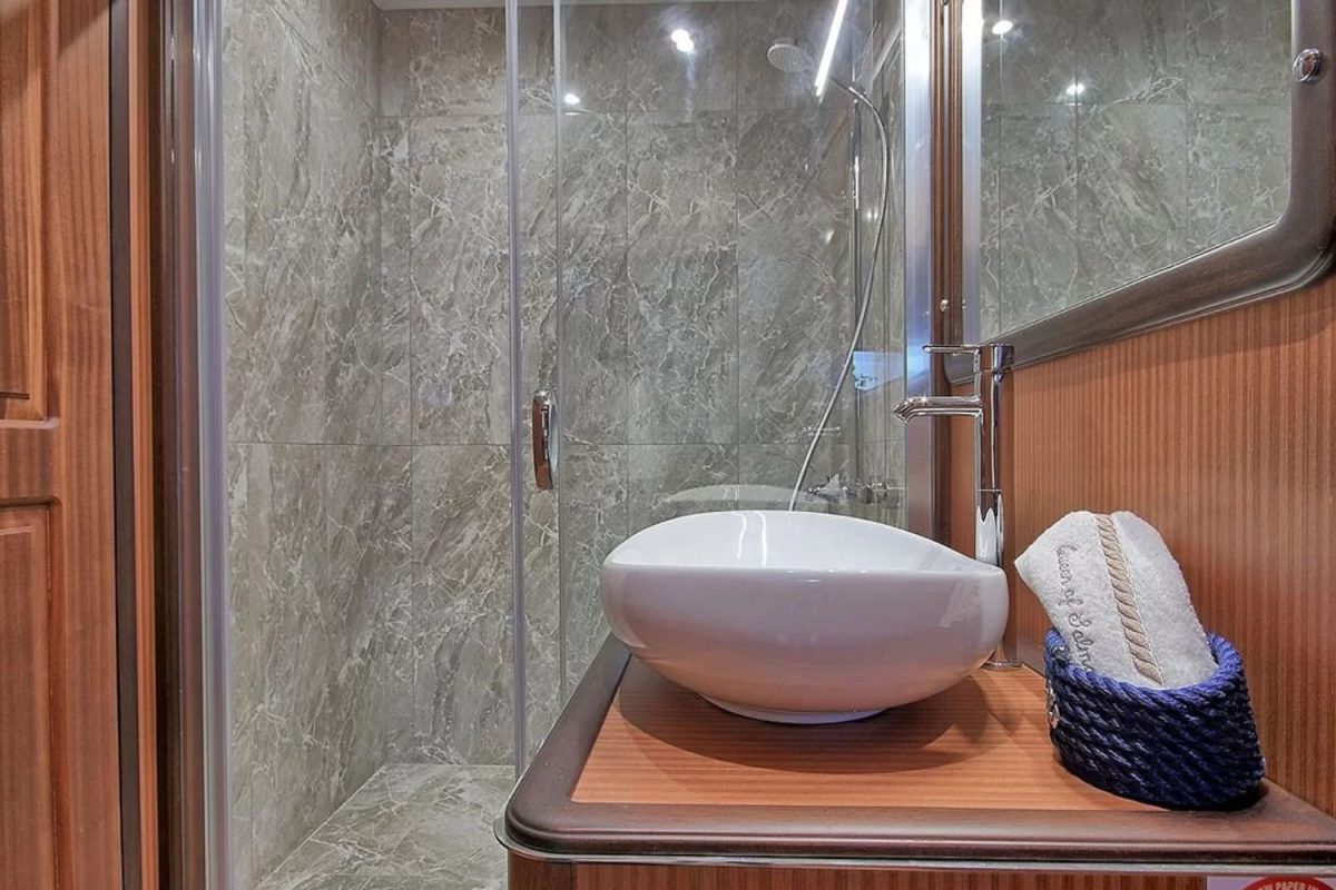 tekne kiralama queen of salmakis 39