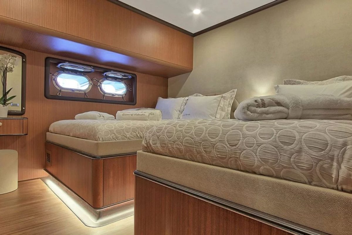 tekne kiralama queen of salmakis 42