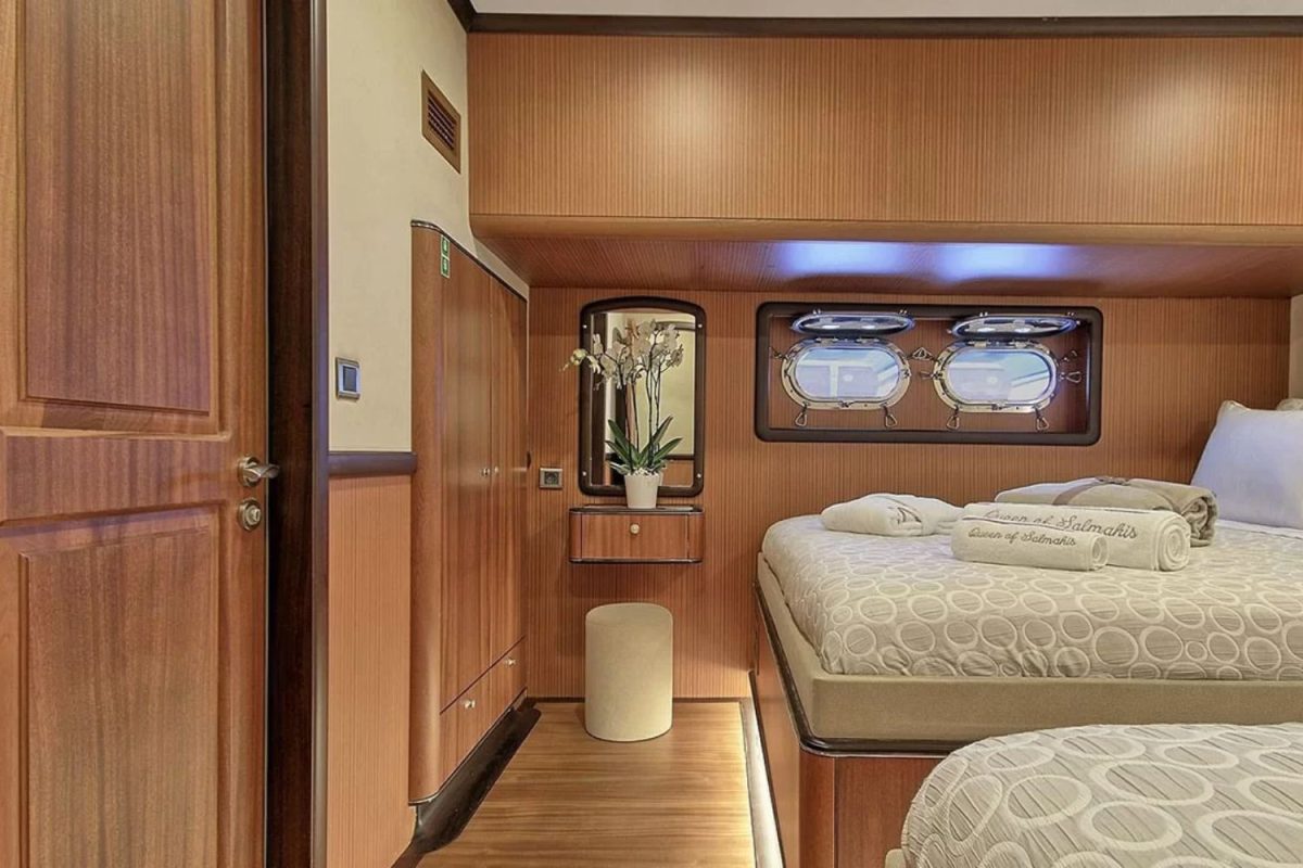 tekne kiralama queen of salmakis 43